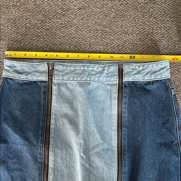 1. State Two-Tone Blue Denim Mini Skirt with Dual Front Zippers - Size 8 - Picture 4 of 5